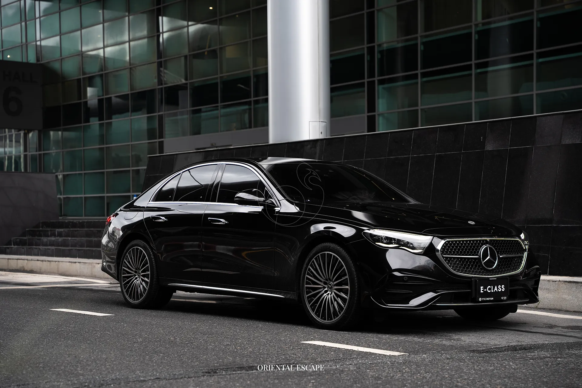 العناية بالمركبات — Clean Limousine