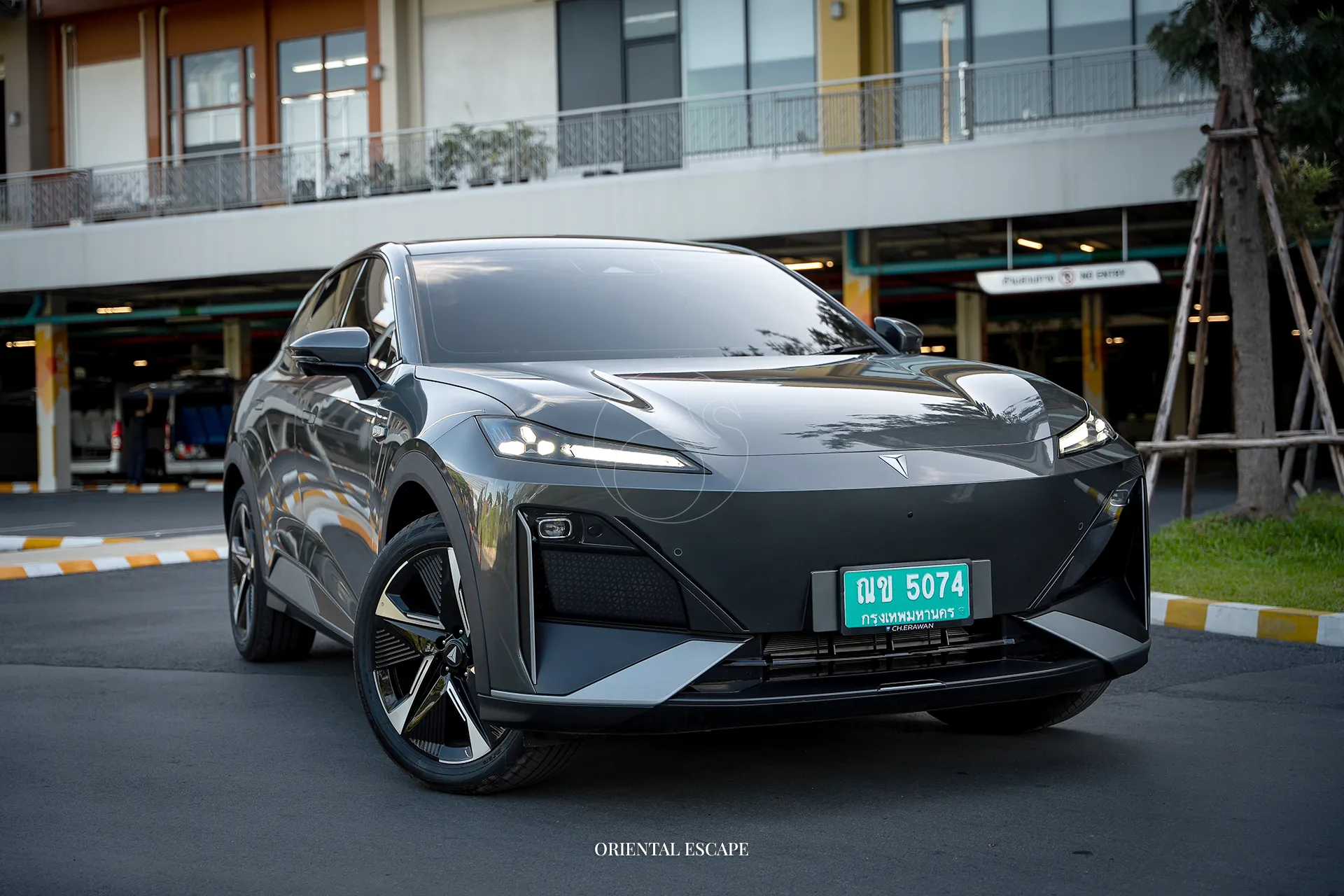 العناية بالمركبات — New Electric Car