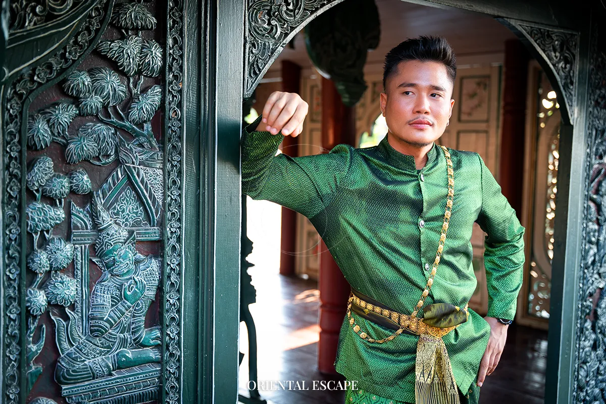 Traditional Thai Dress Photography Tour at Ancient City